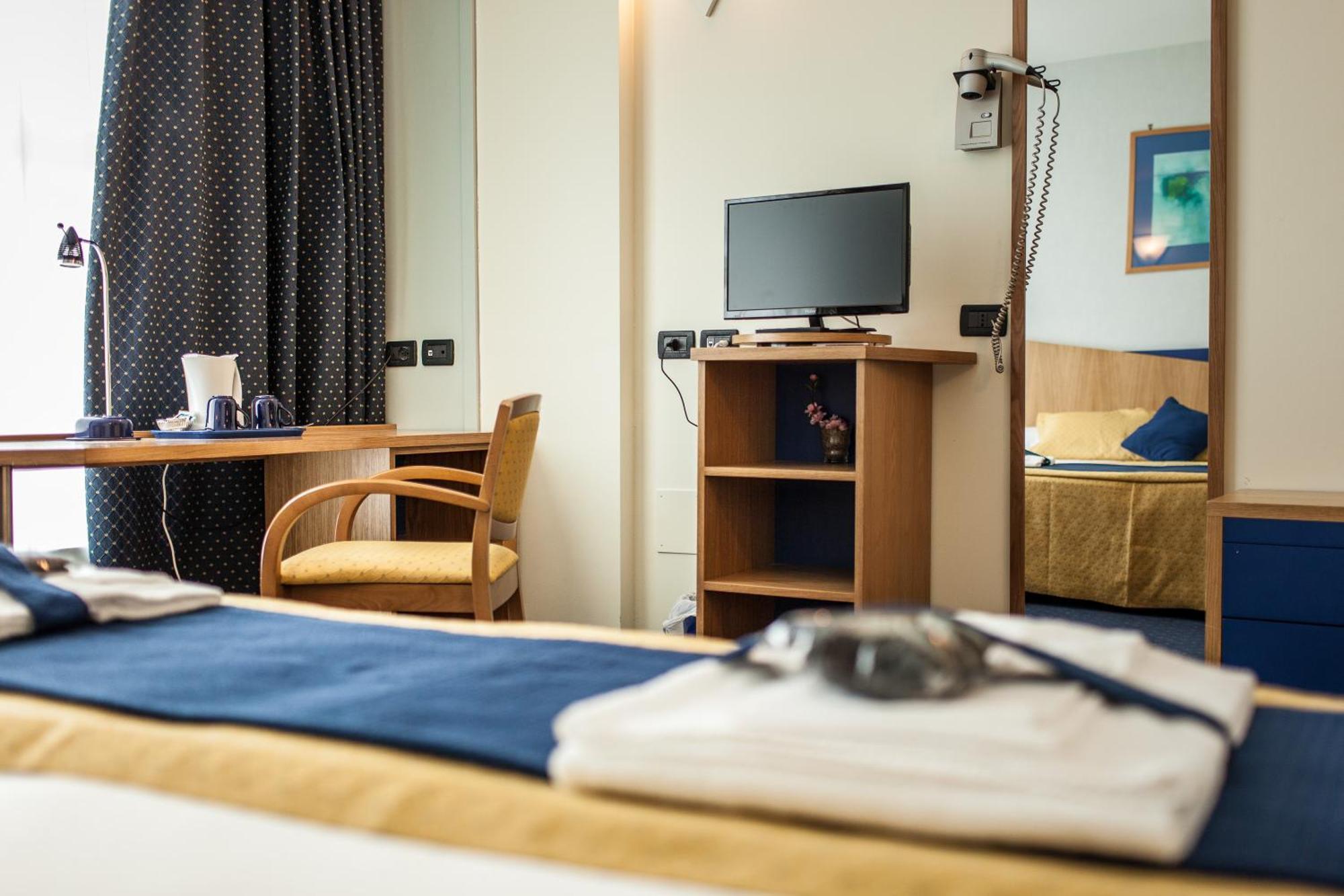 Hotel Mastai Senigallia Kültér fotó