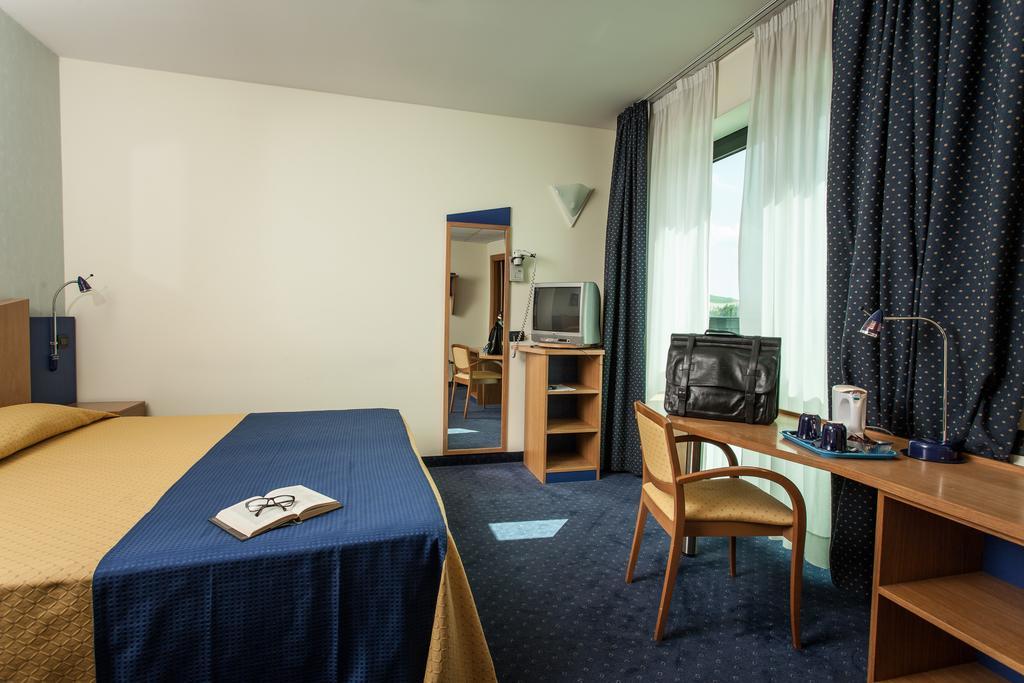 Hotel Mastai Senigallia Kültér fotó
