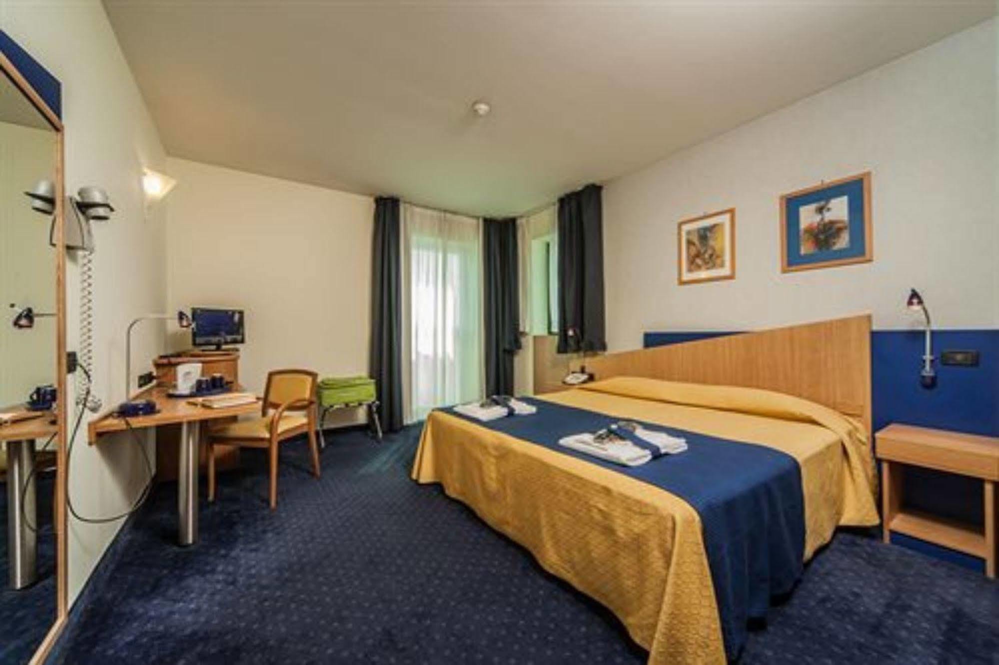 Hotel Mastai Senigallia Kültér fotó